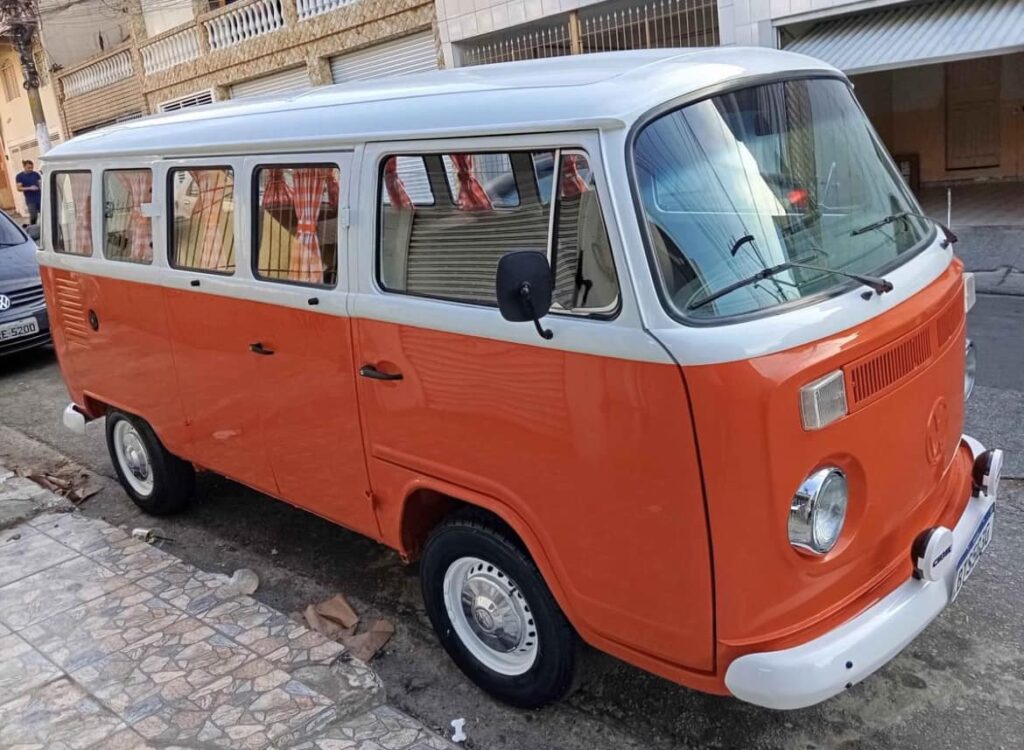 VW T2 9 seats | orange/white | 1600cc - Kombi Kings